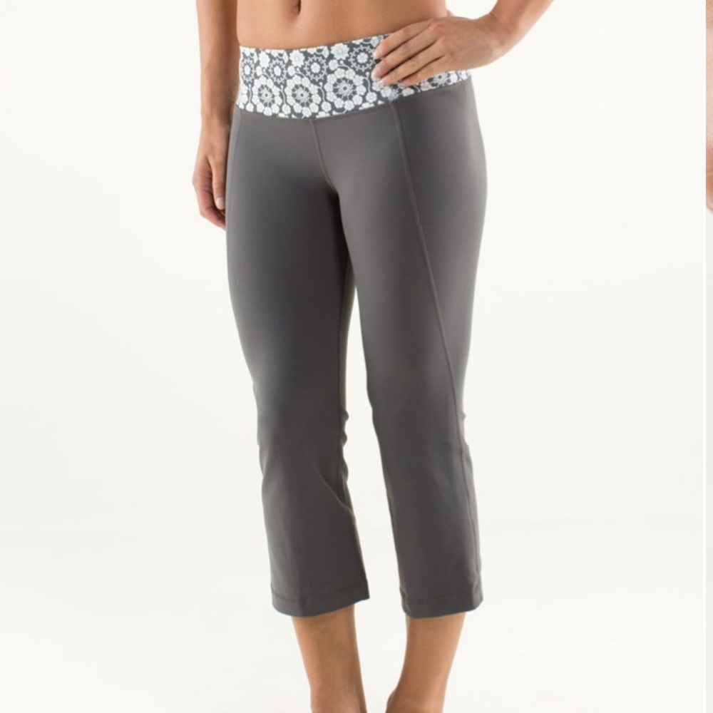 Lululemon Gather & Crow Crop Soot Light